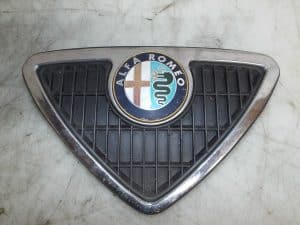 Insigne avant bonnet grille – Alfa Romeo 145 146 1994-2001